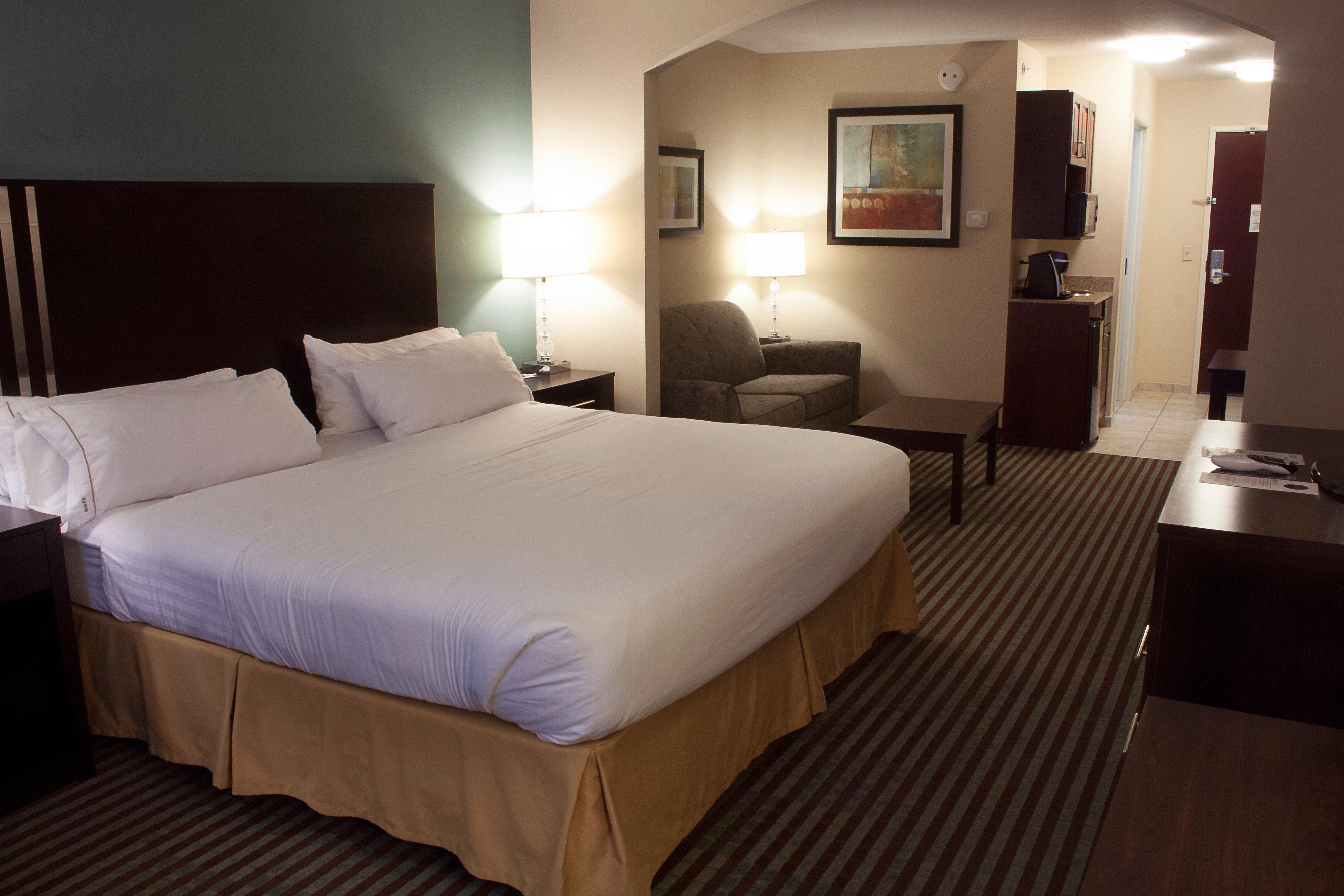 Holiday Inn Express & Suites Youngstown West I 80, An Ihg Hotel Extérieur photo