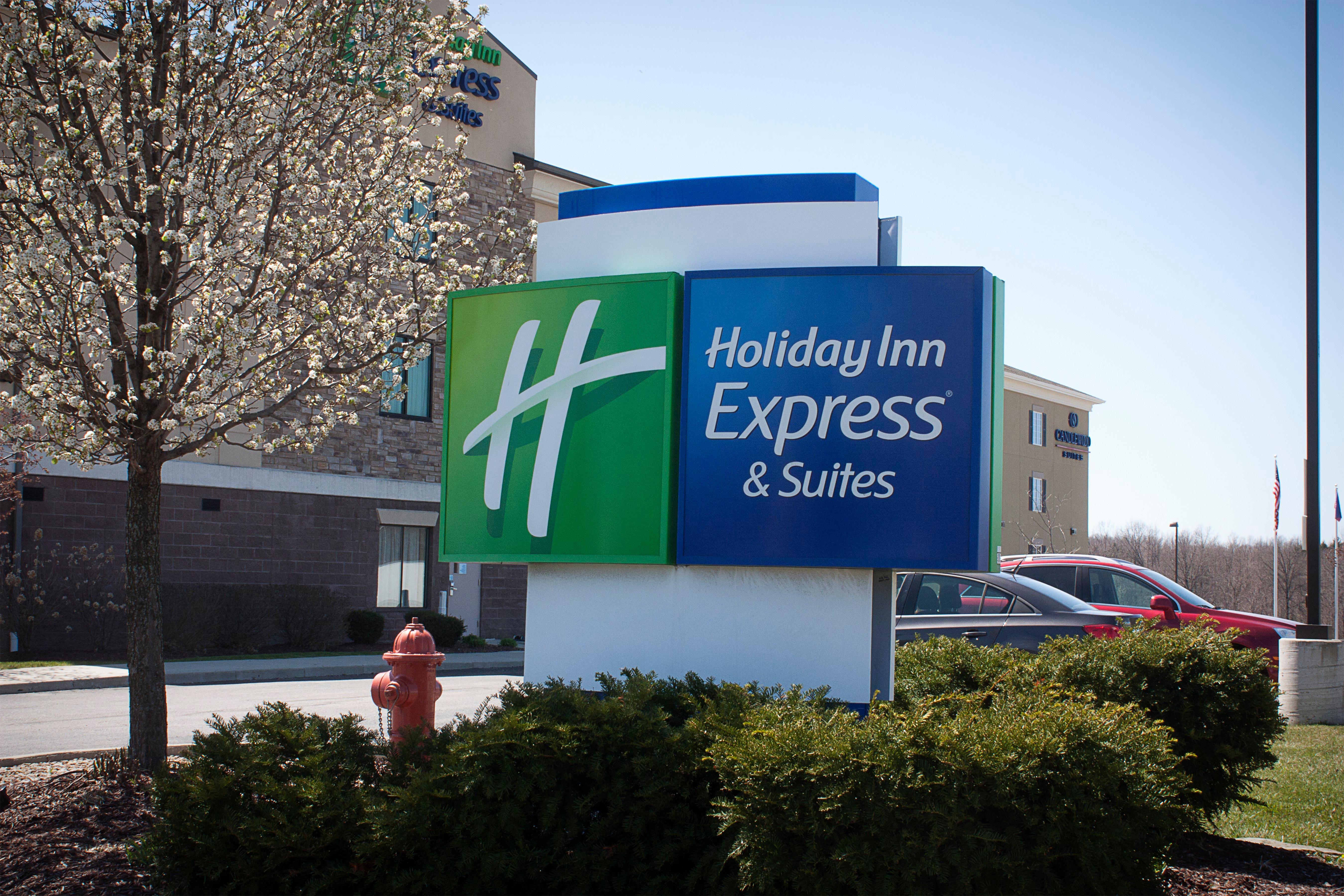 Holiday Inn Express & Suites Youngstown West I 80, An Ihg Hotel Extérieur photo