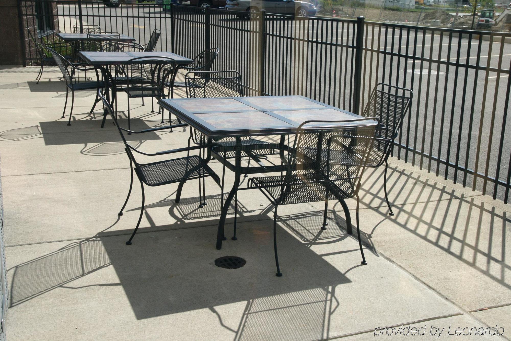 Holiday Inn Express & Suites Youngstown West I 80, An Ihg Hotel Extérieur photo