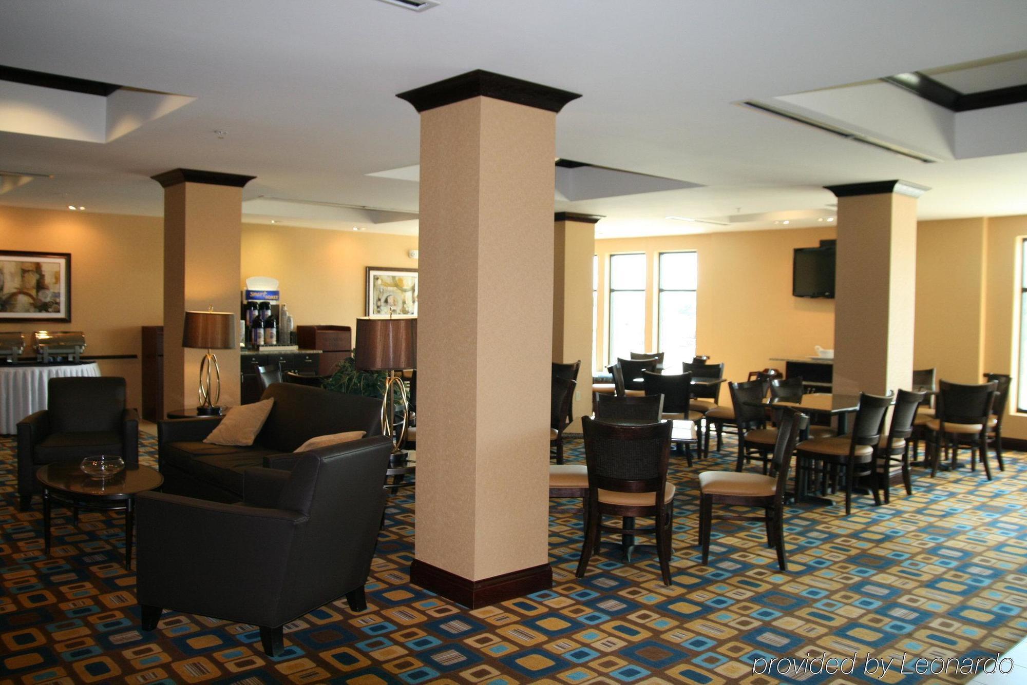Holiday Inn Express & Suites Youngstown West I 80, An Ihg Hotel Extérieur photo