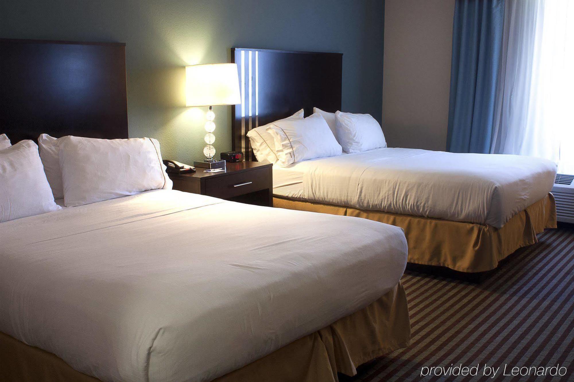 Holiday Inn Express & Suites Youngstown West I 80, An Ihg Hotel Extérieur photo